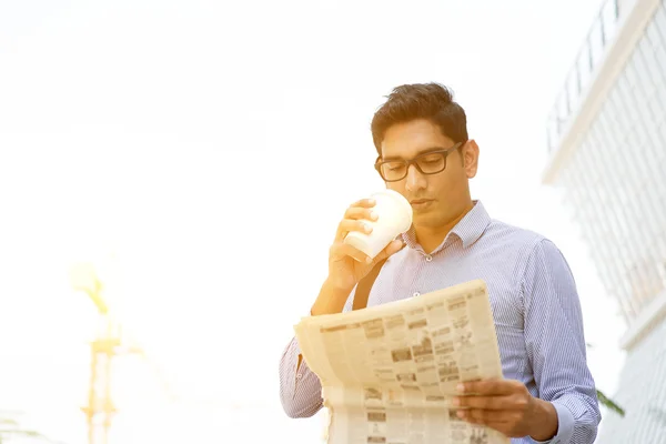 Businessman morning breakfast — Stockfoto