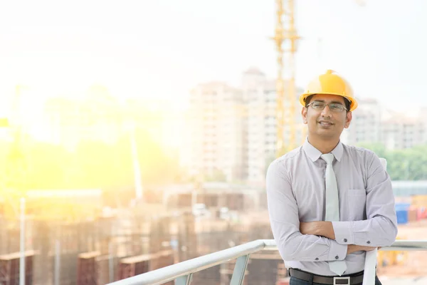 Asiatische männliche Bauunternehmer Ingenieur — Stockfoto