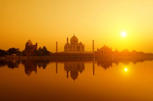 Taj Mahal vue sur la rivière Yamuna — Photo