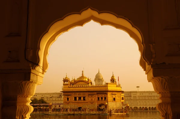 Altın tapınak günbatımı — Stok fotoğraf