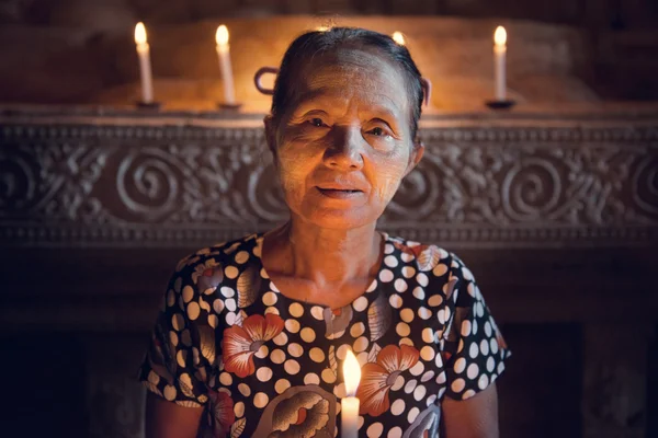 Vieja mujer birmana — Foto de Stock