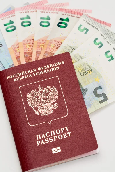 Pasaporte y euro — Foto de Stock