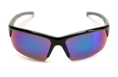 Mavi lensler ile spor güneş gözlüğü