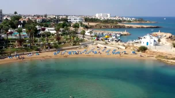 Veduta aerea delle spiagge, Veduta aerea degli alberghi, vista aerea della località e della riva del mare — Video Stock