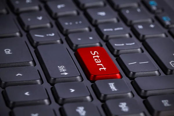 RED START button at computer keyboard — Stock Photo, Image