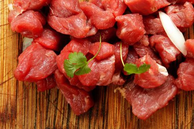 Ham sığır eti rulo dolması