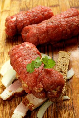 Ham sığır eti rulo dolması