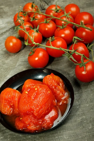 Κονσέρβα ντομάτες — Φωτογραφία Αρχείου
