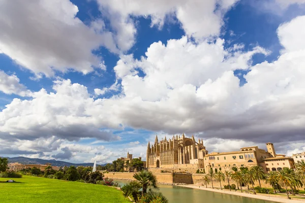 Palma de Mallorca 'daki Santa Maria Katedrali, La Seu, İspanya — Stok fotoğraf