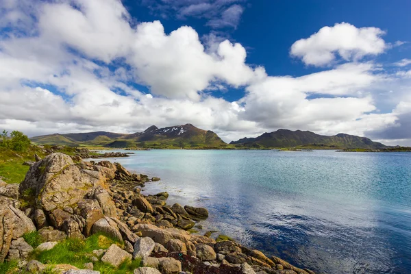 Bela vista das Ilhas Lofoten na Noruega — Fotografia de Stock