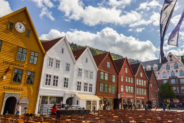 Hermosa vista de los edificios históricos de Bryggen en Bergen, Noruega — Foto de Stock