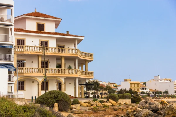 Bela vista dos resorts hoteleiros em Maiorca, Baleares, Espanha — Fotografia de Stock