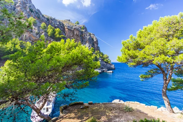 Υπέροχη θέα της Calobra ΑΕ στο νησί Μαγιόρκα, Ισπανία — Φωτογραφία Αρχείου