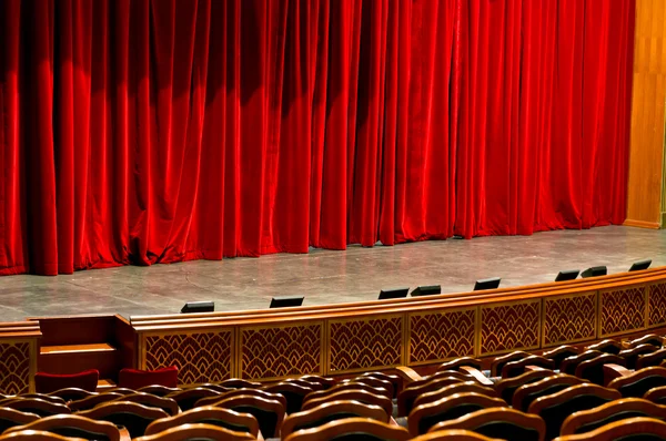 우아한 전통적인 극장 홀의 아름 다운 보기 — 스톡 사진