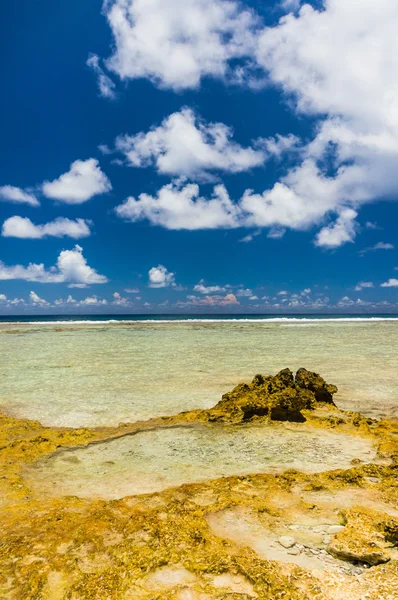 Vista paradisiaca dell'atollo di Rangiroa, Polinesia Francese — Foto Stock