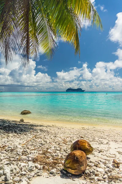Vue paradisiaque de l'atoll de Rangiroa, Polynésie française — Photo