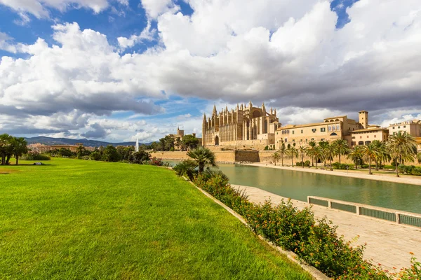 Palma de Mallorca 'daki Santa Maria Katedrali, La Seu, İspanya — Stok fotoğraf