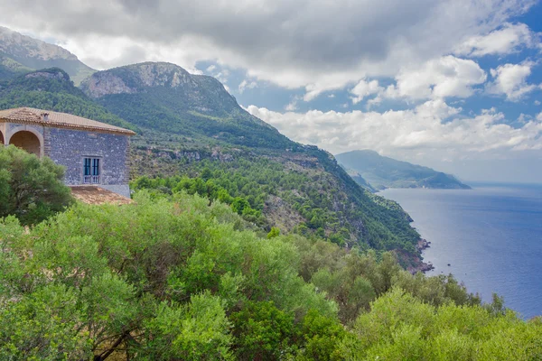 Gyönyörű kilátás nyílik a Sierra de Tramuntana, Mallorca, Spanyolország — Stock Fotó