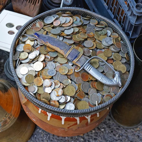 Monedas del mercado de pulgas — Foto de Stock