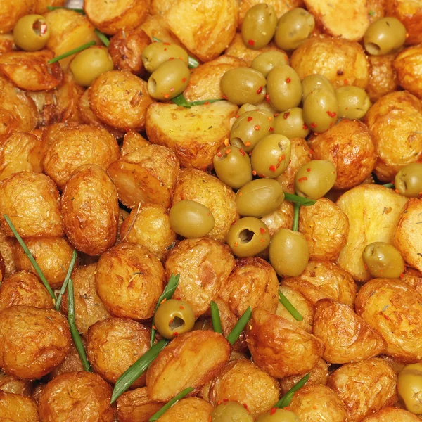 Potatoes and Olives — Stock Photo, Image