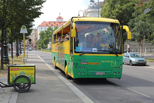 Ônibus turístico Viena — Fotografia de Stock