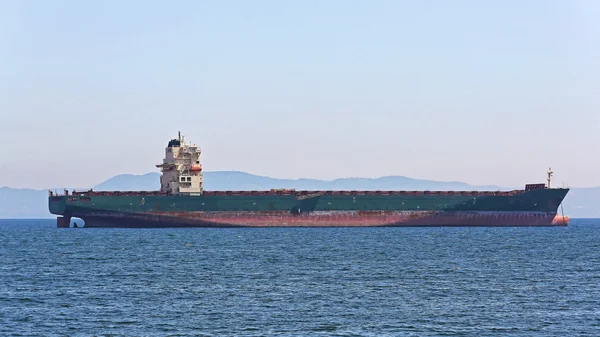 Lege schip op zee — Stockfoto