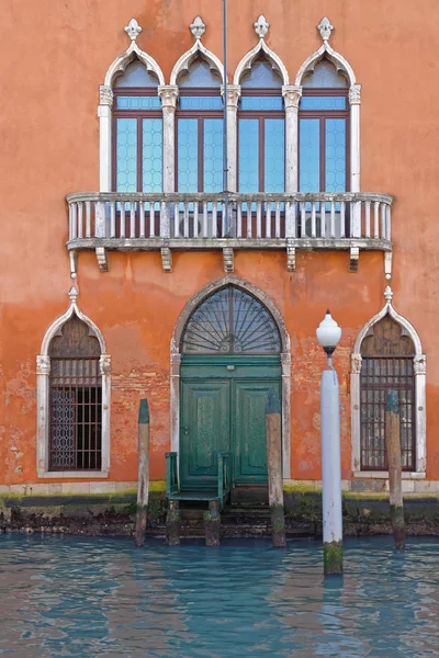 Casa veneziana al canale — Foto Stock