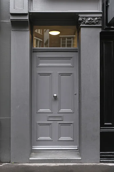Wejście przez drzwi srebrny — Zdjęcie stockowe
