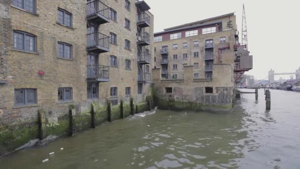 Entrepôt de la rivière Thames — Video