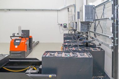 Kurşun Asit Forklift Bataryaları Endüstriyel Şarj İstasyonu