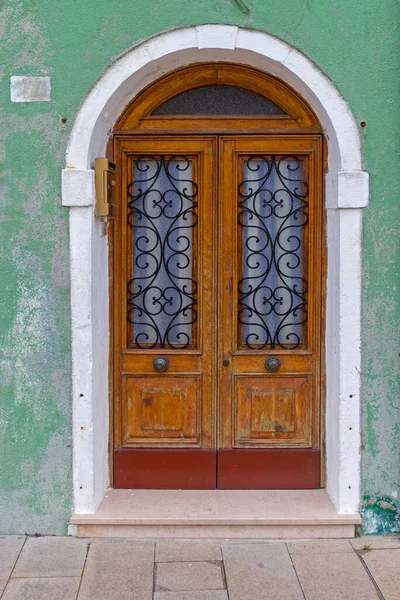 Drzwi Łukowe Green House Burano Wenecja Włochy — Zdjęcie stockowe