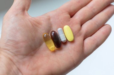 Vitaminler Mineraller ve İlaçlar Elde