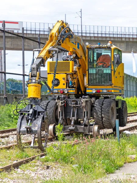 Máquina Escavadora Trabalho Manutenção Trilhas Ferroviárias — Fotografia de Stock