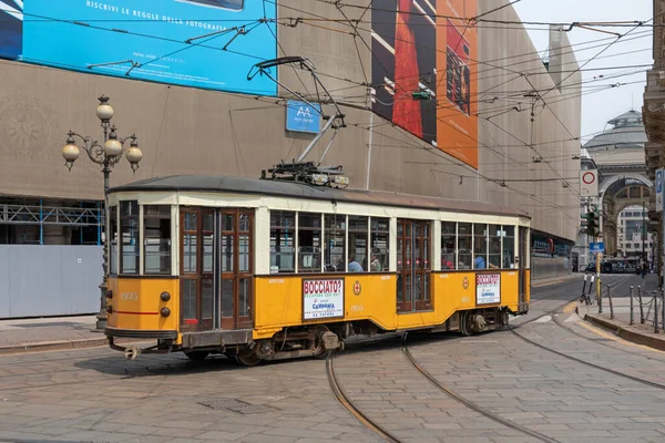 Milão Itália Junho 2019 Old Yellow Tram Public Transport Milão — Fotografia de Stock