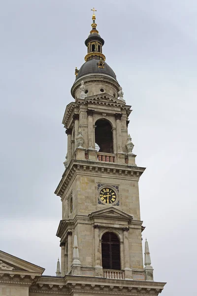 Catedral Santo Estêvão Torre Relógio Budapeste Hungria — Fotografia de Stock