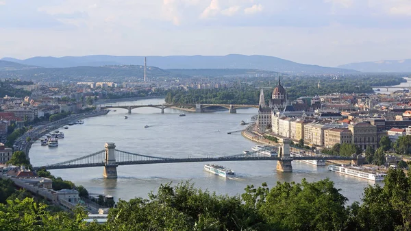 Broar Över Donau Eftermiddag Budapest Ungern — Stockfoto