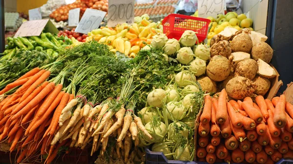 Νωπά Λαχανικά Στην Αγροτική Αγορά — Φωτογραφία Αρχείου