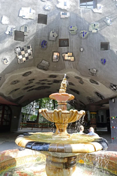 Vienna Austria July 2015 Ceramic Fountain Water Famous Architect Hundertwasser — Stock Photo, Image