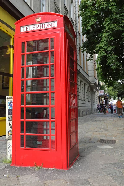 奥地利维也纳 2015年7月12日 奥地利维也纳著名的Iconic British Red Phone Booth Cabin — 图库照片