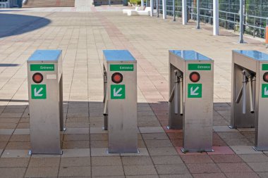 Tüm Turnike Kapıları Mekân 'a Giriş Ücretsiz