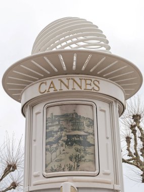 Cannes, Fransa - 29 Ocak 2018: Cannes, Fransa 'da Retro Style Pillar.