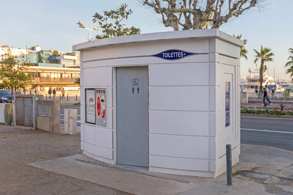 Cannes Frankrijk Januari 2018 Openbare Toiletruimte Cannes Frankrijk — Stockfoto