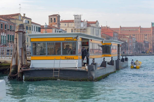 Venise Italie Janvier 2017 Pontons Flottants Pour Bus Nautiques Transports — Photo