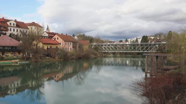 Novo Mesto Kasabası Slovenya Krka Köprüsü — Stok video