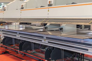 Fabrikada Çift Bükme Makinesi Ekipmanı