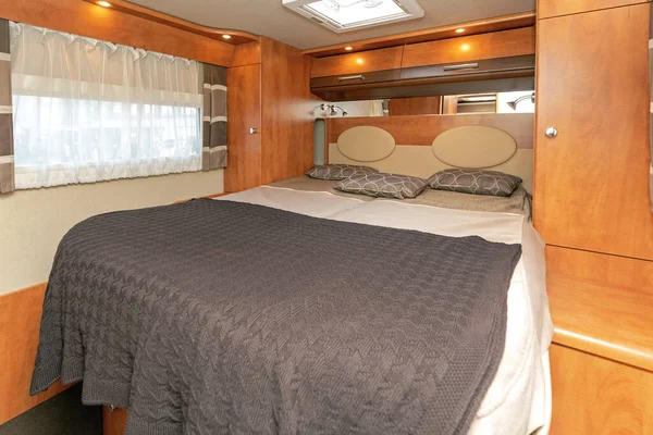 Nagy Ágy Mobil Otthon Camper Hálószoba — Stock Fotó