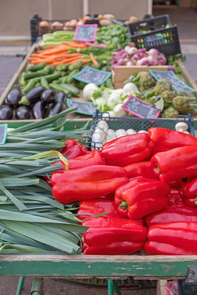 Pimientos Rojos Verduras Puesto Del Mercado Agricultores — Foto de Stock