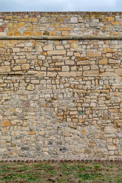 Oude Stenen Muur Bij Middeleeuws Fort Gebouw — Stockfoto