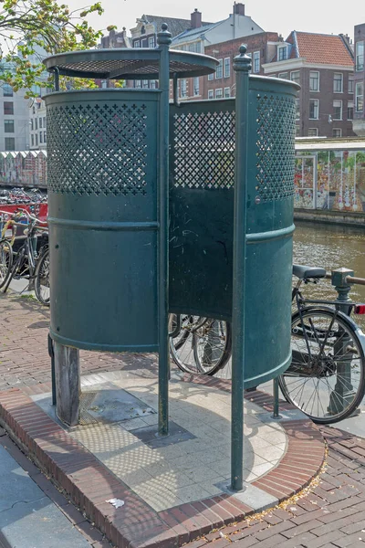 Öffentliche Toilettenkabine Kanal Amsterdam — Stockfoto