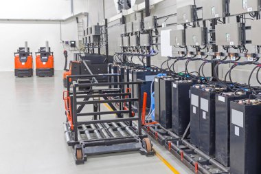 Depo 'daki Forklift Bataryaları için Şarj İstasyonu